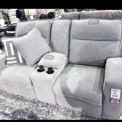 Power Reclining Loveseat w/ Console, Cup Holders & Storage – Like New