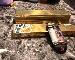 Fingerboard ledges