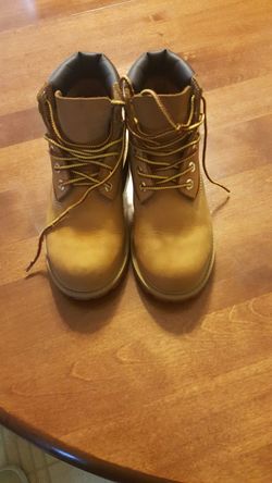 KIDS TIMBERLAND BOOTS.