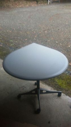 Vintage herman Miller teardrop table