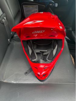 Dirt bike helmet medium