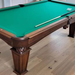 Traditional Pool Table 