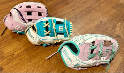 NEW- Wilson A2000 Softball 🥎 Fastpitch Gloves