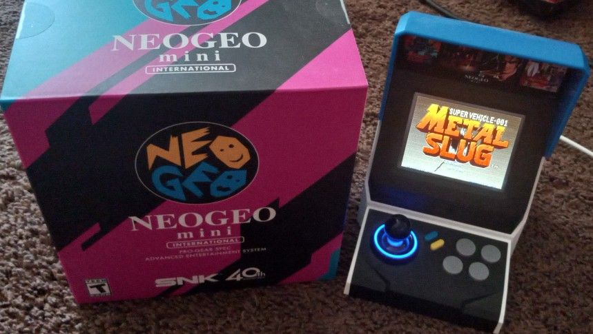 New SNK Neogeo classic Mini Arcade
*Video Juegos Nuevo
*40 Juegos
****40 built in games****
Youtube LINK TO LIST OF GAMES AT BOTTOM
Metal Slug, Kin