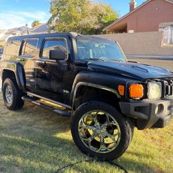 Black Hummer H3 SUV