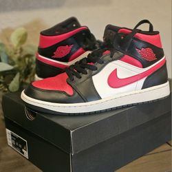 Air Jordan 1 MID
