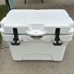 Ice chest 