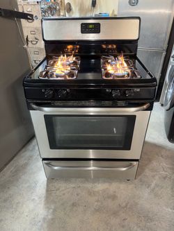 Frigidaire gas Stove everything working 3 Month Warranty we Deliver