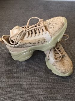 Women’s Juicy Couture Size 7.5