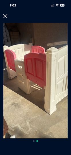 Twin Size Girl Bed