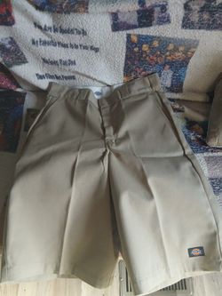 Dickies Sshorts Size 32