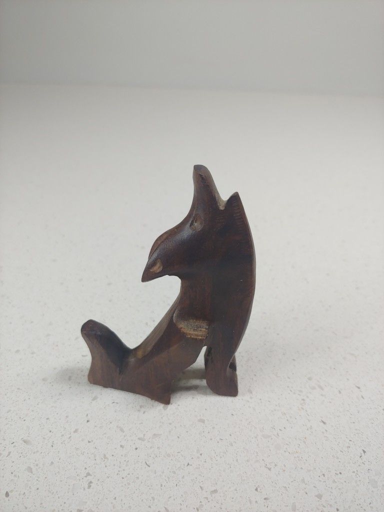 Hand Carved Ironwood Sculpture Howling Wolf  Figurine Statue folk art vintage