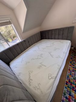 Like NEW Full Size Mattress