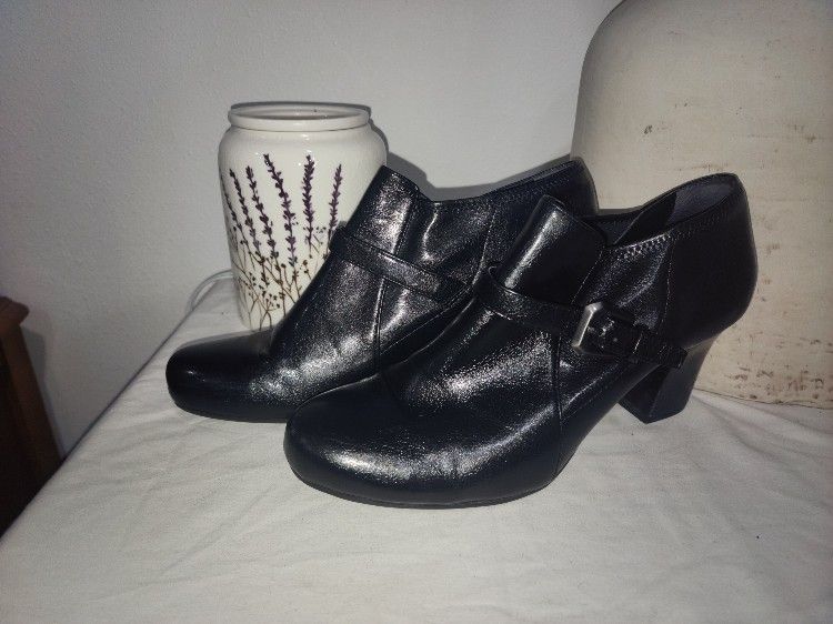 Franco Sarto Black Leather Ankle Boots Ritzy Womens Size 9.5 has wear