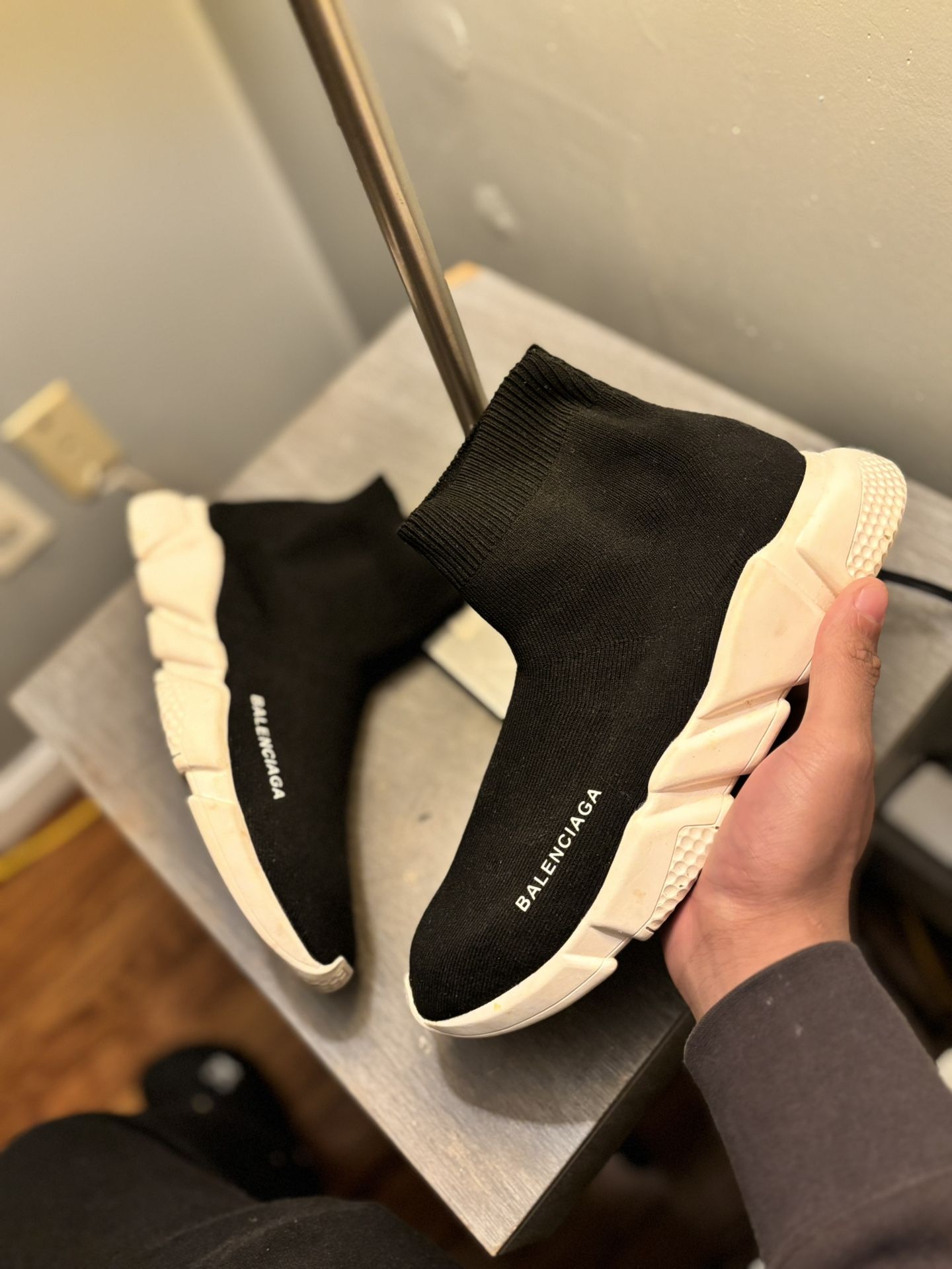 balenciaga speed trainer black and white sz 42