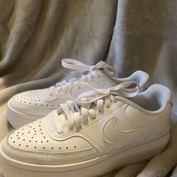 NIKE COURT VISION ALTA WOMENS SHOE SIZE 7.5
