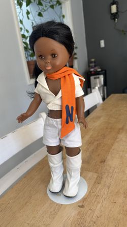 nancy famosa mini shorts colectable spanish doll