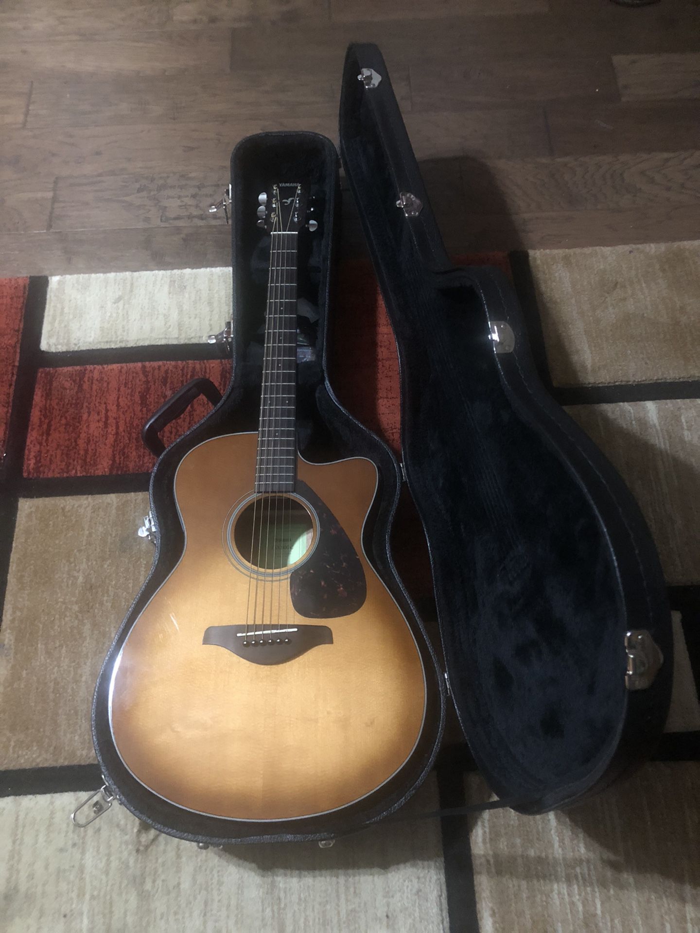 Acoustic electric guitar (just the guitar)