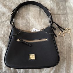 Dooney and Bourke purse 