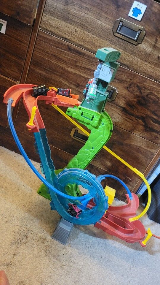 Thomas And Friends Mini Motorized Raceway