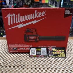 Milwaukee M12 12V Lithium-Ion Cordless Compact Spot Blower (Tool-Only)
