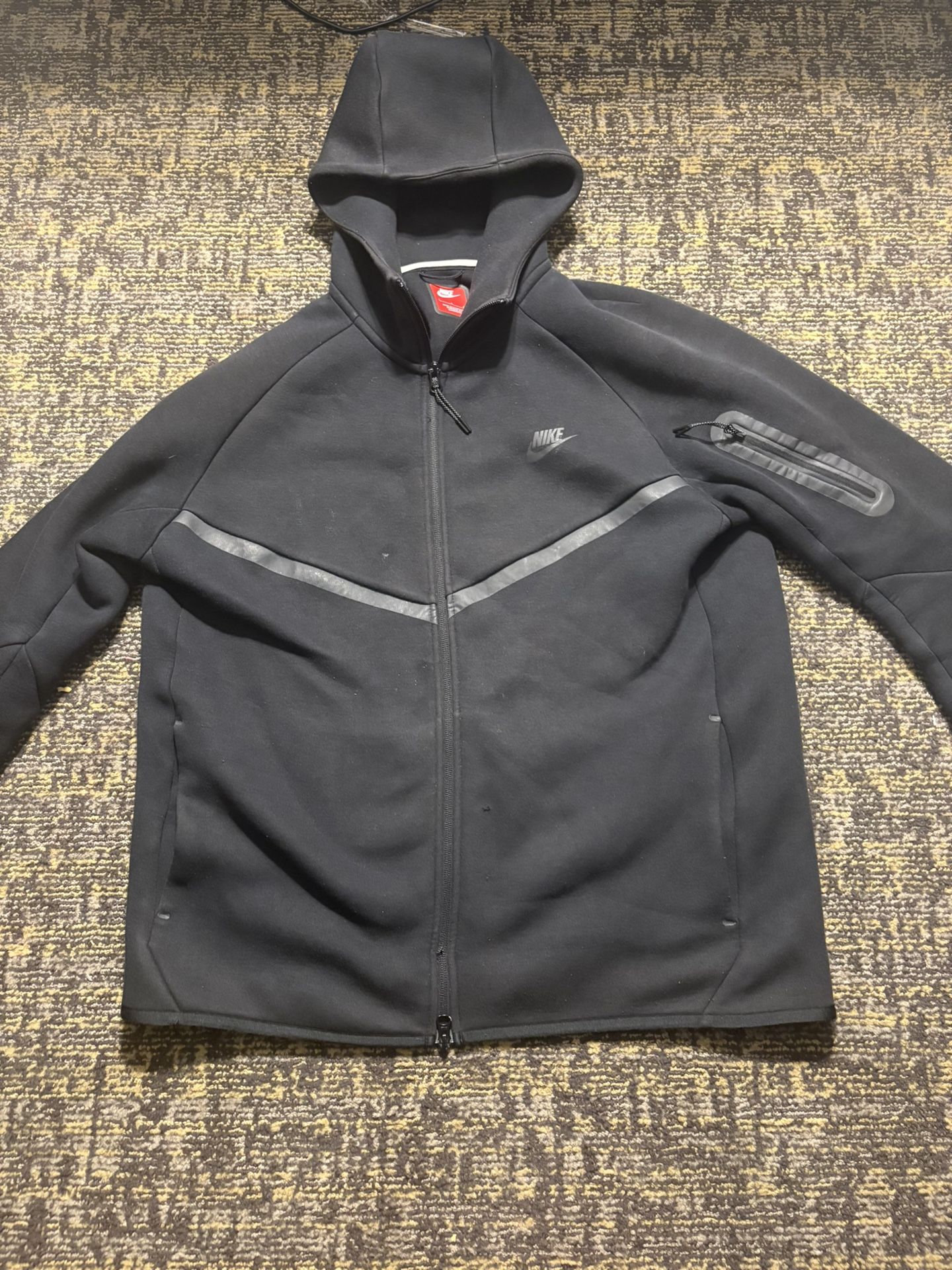 Black Nike Tech Size Large