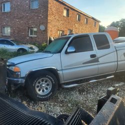 PARTING OUT 2003 GMC SIERRA 4X4