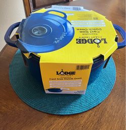 Lodge Cast Dutch Oven