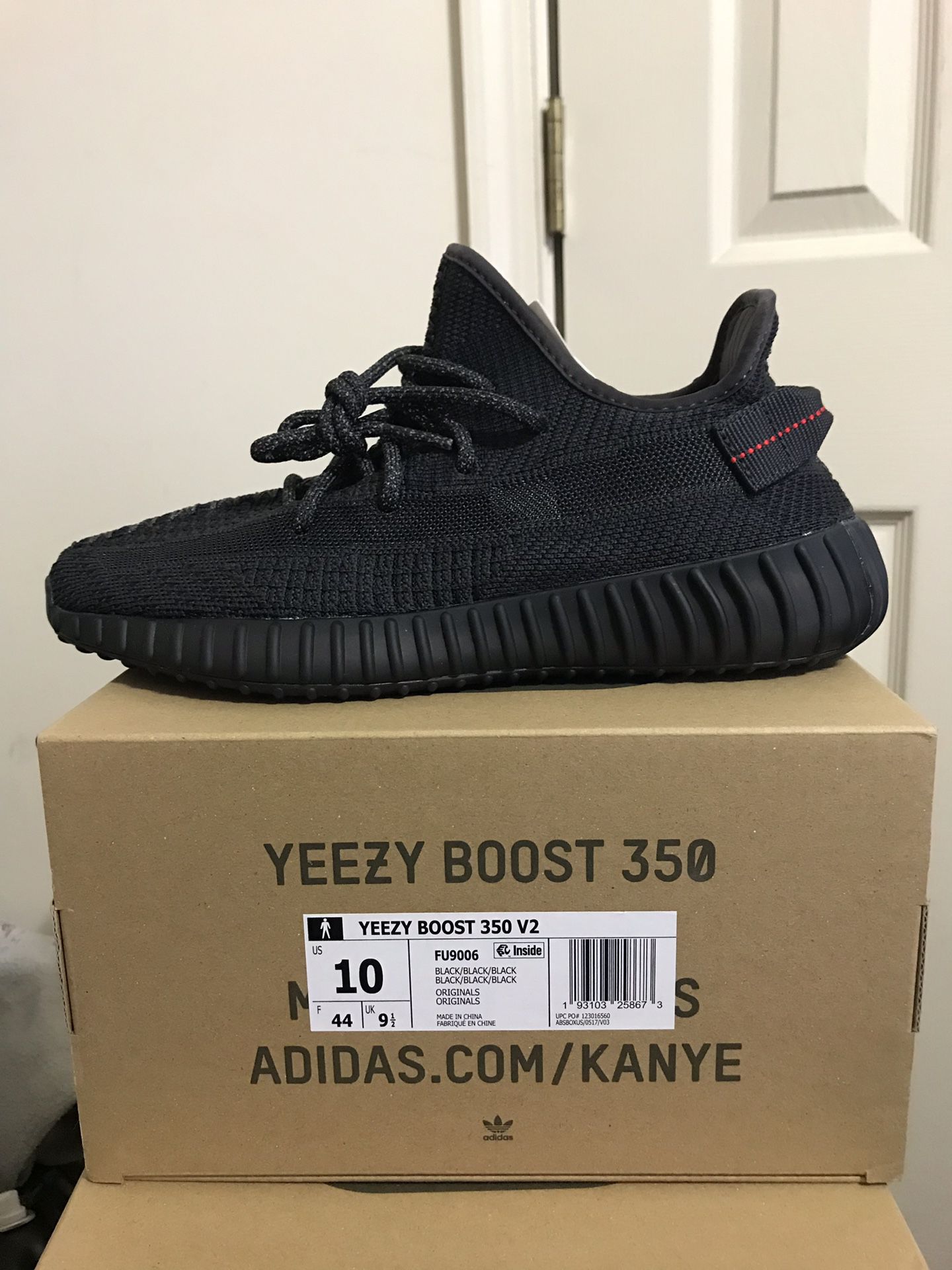 NEW ADIDAS YEEZY BOOST 350 V2 NON REFLECTING SIZE 10