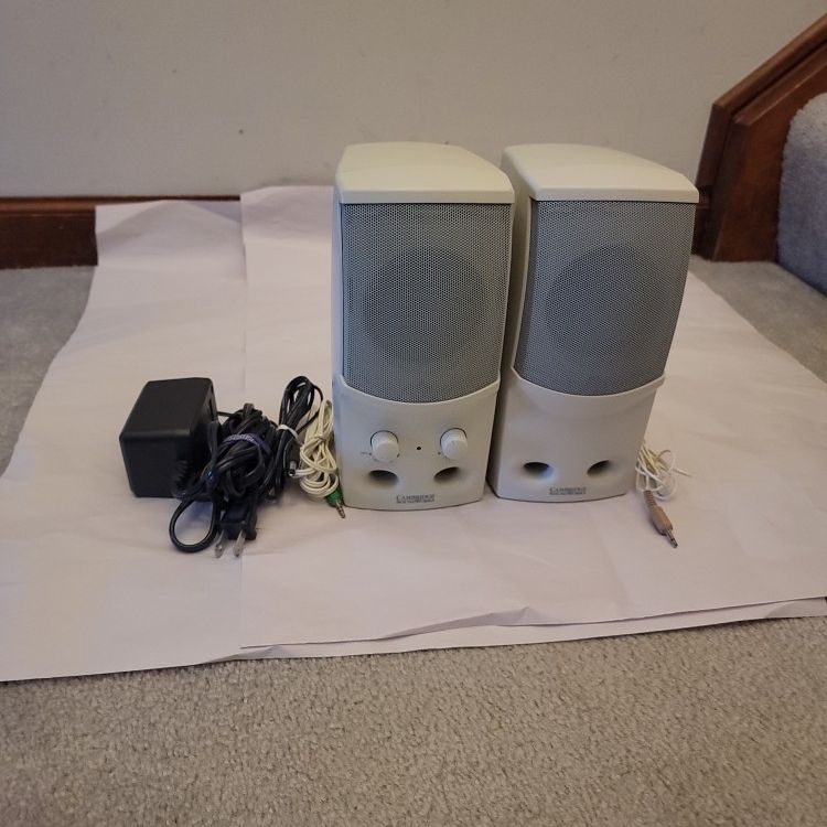 Cambridge Soundworks SBS52 Speakers For PC