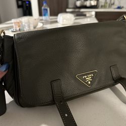 Messenger Bag (authentic Prada)