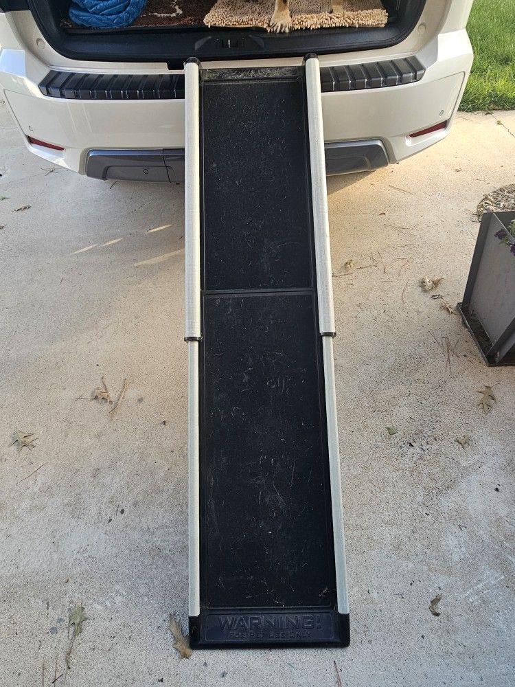 Retractable Dog Ramp