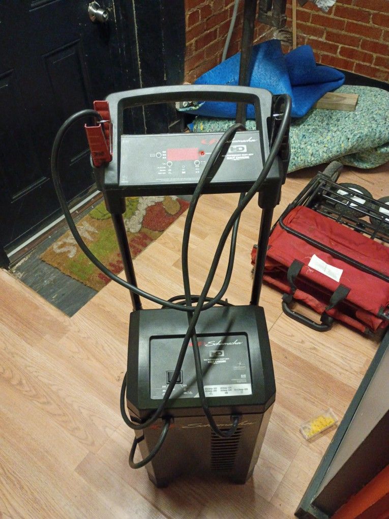 HD Jump Starter Battery Charger 12 Or 24 V