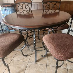 Table & 4 Chairs 