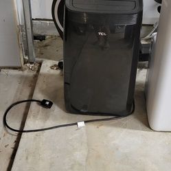 TCL 10000 BTU ON AC 12000 BTU ON HEATER. GENTLY USED, UNIT ONLY. PPU