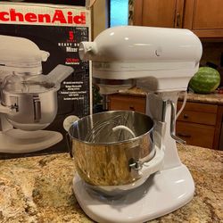 KitchenAid 5-Quart Bowl-Lift Stand Mixer