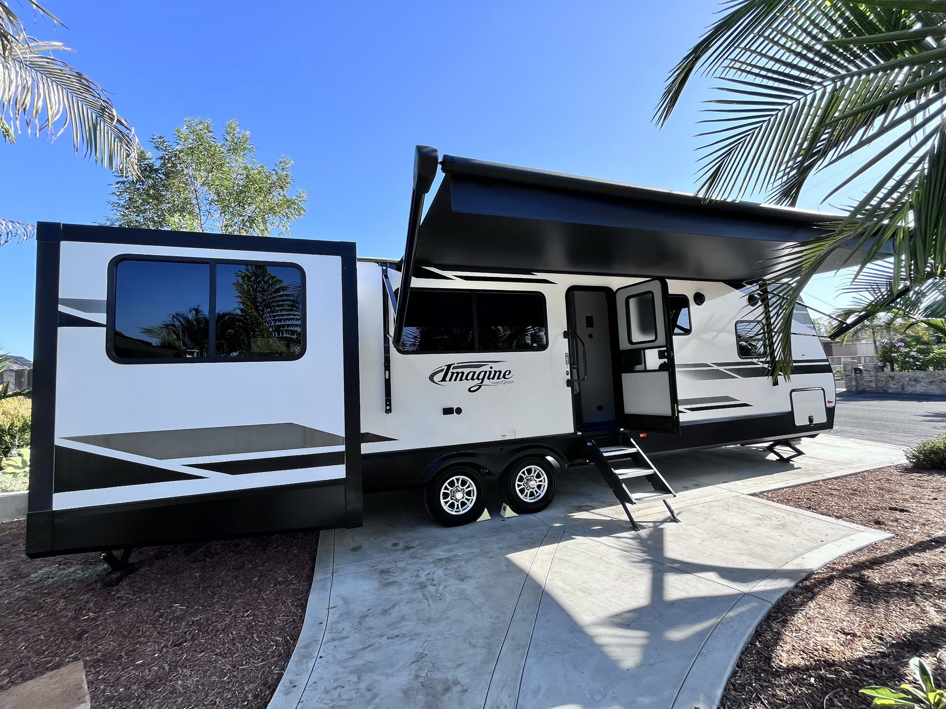 2022 Grand Design Imagine 31OORD