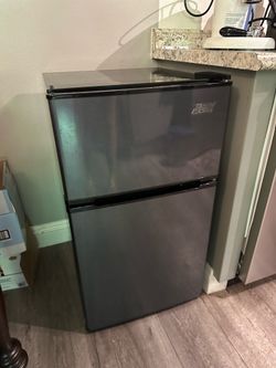 Arctic King Small Refrigerator