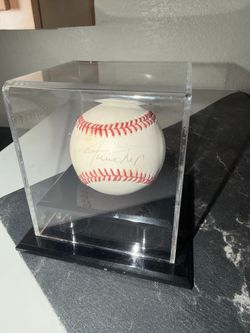 Willie Mays Signed Baseball Beckett Certified