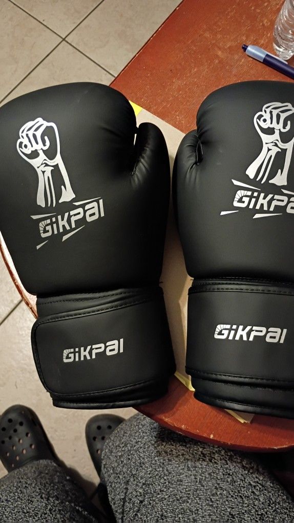 New Pair Of Boxing Gloves By Gikpal! For Martial Arts
