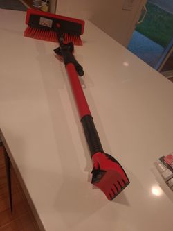 Brand New Snow brush /scraper 41" - 58" with small scraper