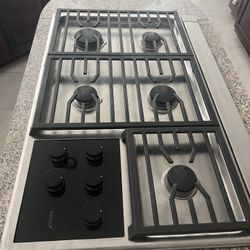 Wolf 36" Transitional Gas Cooktop - 5 Burners