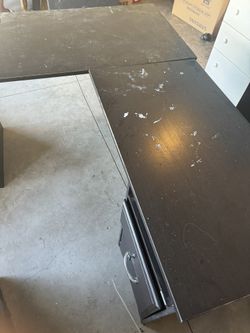 Black L-shaped Desk