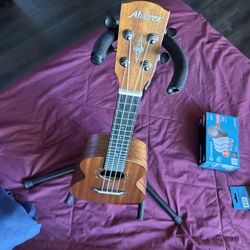 Alvarez concert series ukulele