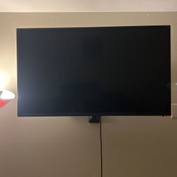 50 inch TV with wall mount
