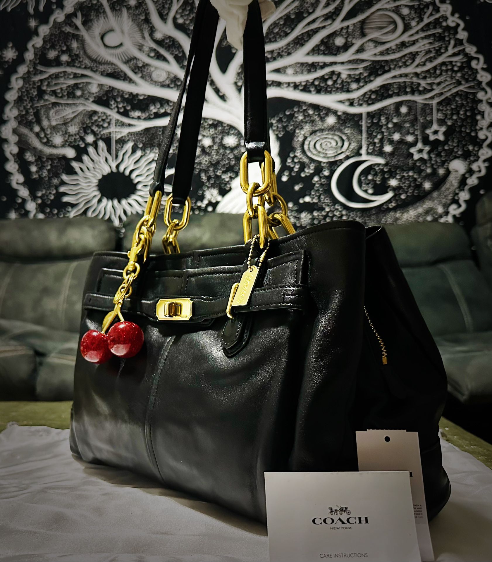 Coach Black Leather Bag with Gold Accents - LIKE NEW 6baa1291-5aee-465c-9180-  main image 3