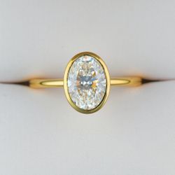 Bezel Oval Engagement Ring 