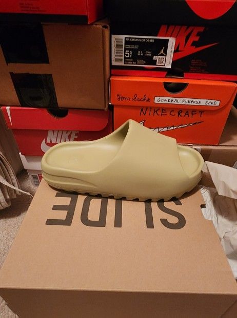 Adidas Yeezy Slide Resin Size 8