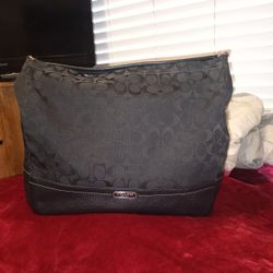 A Women's COACH Purse, BLACK. REAL.