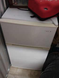 White Compact Top-Freezer Refrigerator